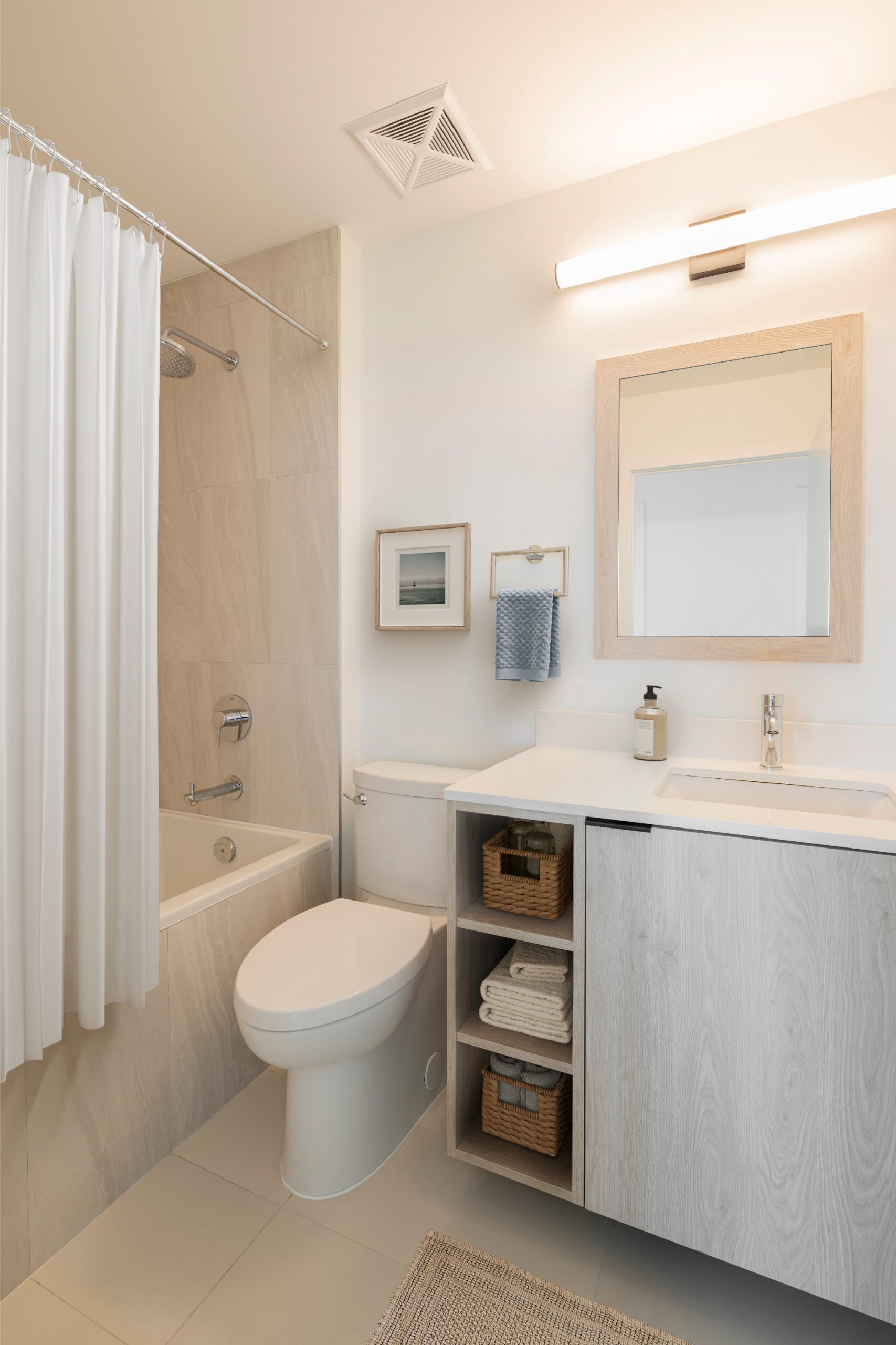 3-Bedroom Second Bathroom